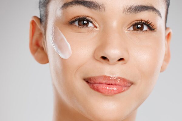Ceramidele în skincare: de ce sunt importante pentru bariera pielii