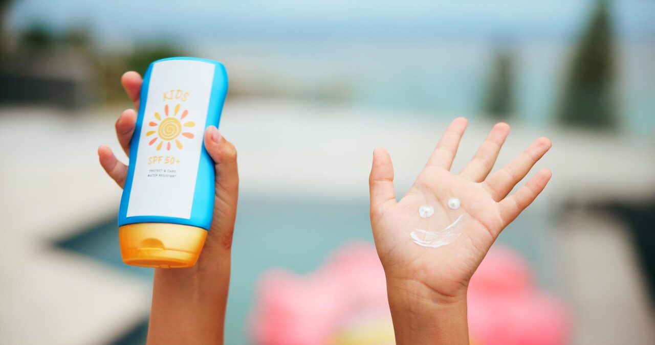 Protecția UVA și UVB: ce trebuie să verifici când cumperi un produs cu SPF