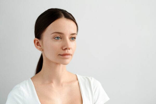 Machiaj natural de zi: pași simpli pentru un look îngrijit